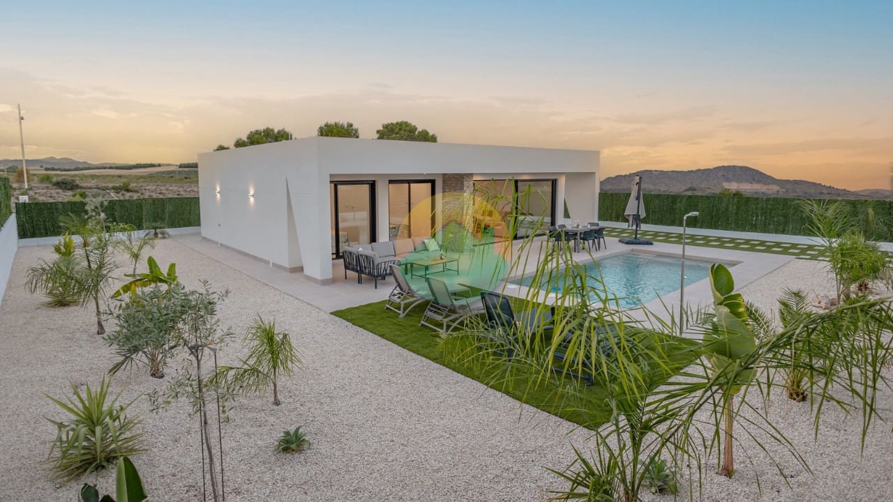 3 makuuhuone Huvila myytävänä paikassa Calasparra mukana uima-altaan - 319 000 € (Ref: 9107893)