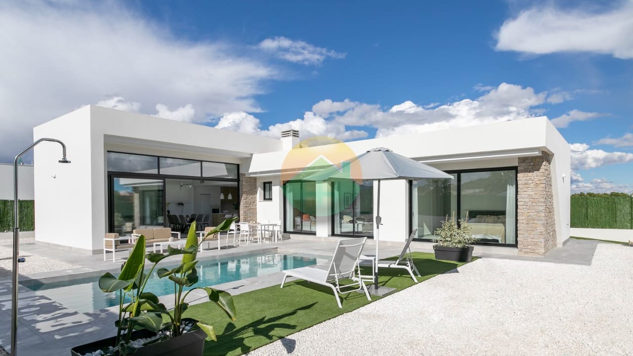 3 soveværelse Villa til salg i Calasparra med swimmingpool - € 339.000 (Ref: 9107894)