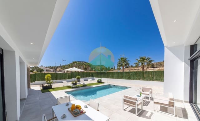 3 soveværelse Villa til salg i Calasparra med swimmingpool - € 339.000 (Ref: 9107894)