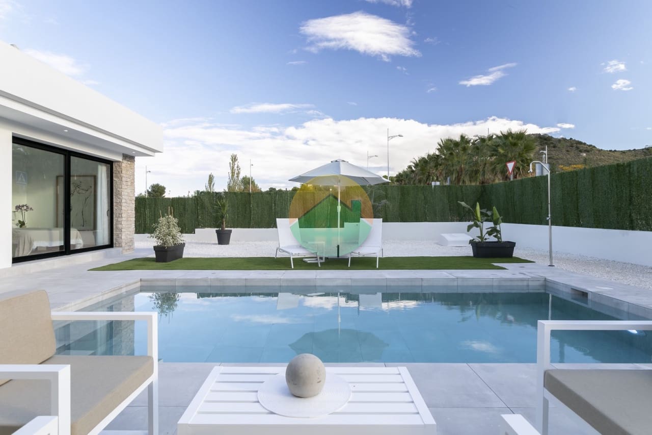 3 soveværelse Villa til salg i Calasparra med swimmingpool - € 339.000 (Ref: 9107894)