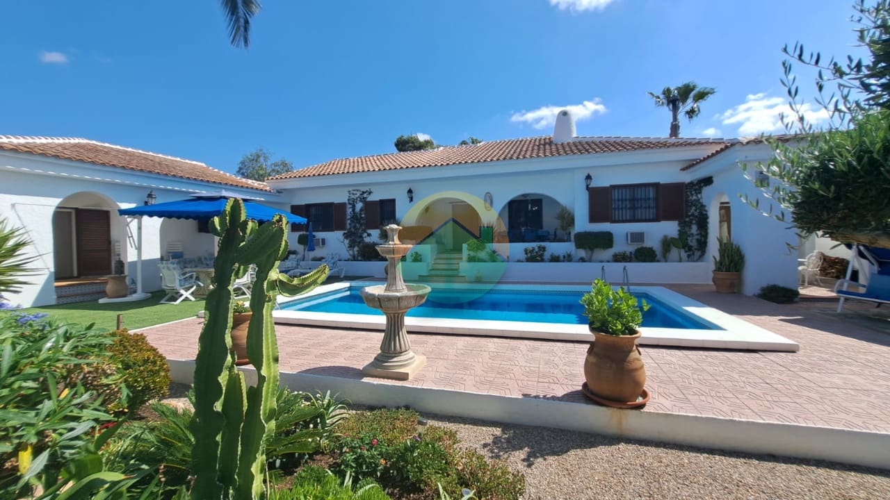 4 slaapkamer Villa te koop in Mazarron met zwembad garage - € 420.000 (Ref: 9142364)