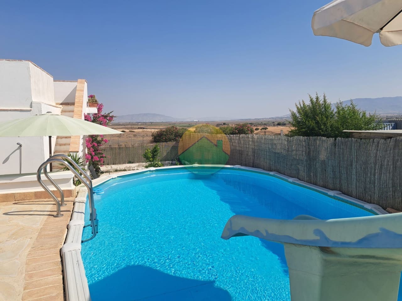 4 soverom Rekkehus til salgs i El Pareton med svømmebasseng - € 199 995 (Ref: 9172137)