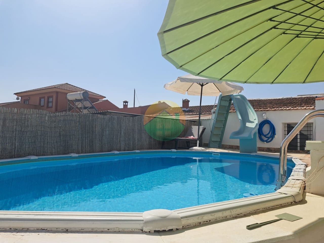 4 soverom Rekkehus til salgs i El Pareton med svømmebasseng - € 199 995 (Ref: 9172137)