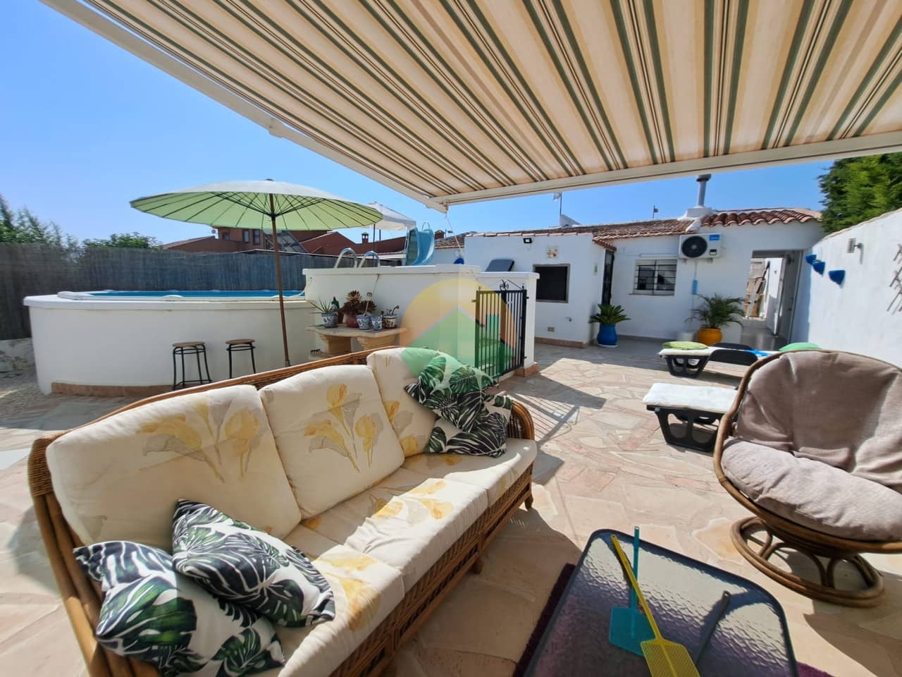 4 soverom Rekkehus til salgs i El Pareton med svømmebasseng - € 199 995 (Ref: 9172137)