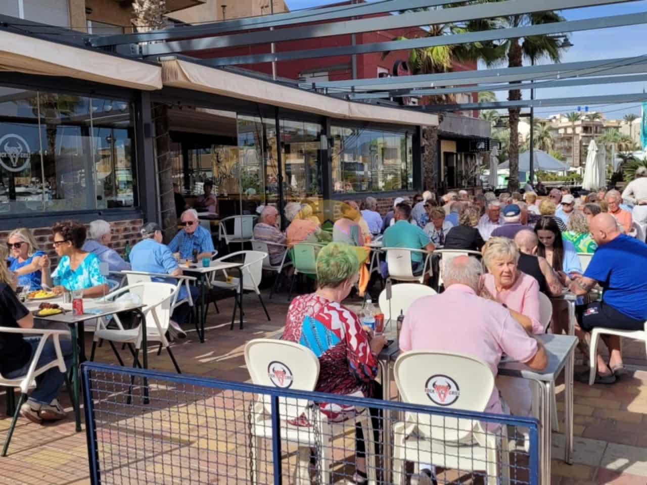 Kaupallinen myytävänä paikassa Puerto de Mazarron - 99 995 € (Ref: 9231540)