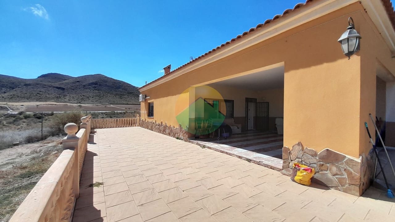 4 soveværelse Finca/Landehus til salg i Pastrana med garage - € 269.995 (Ref: 9272840)