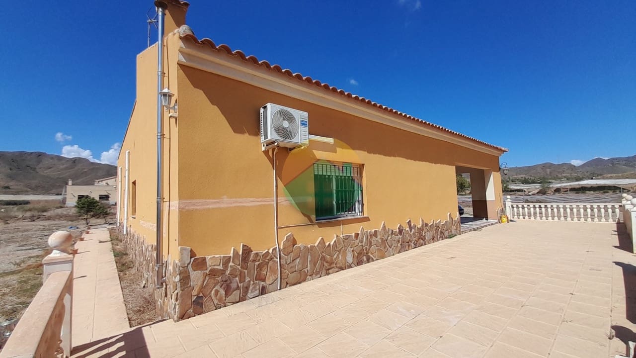 4 soveværelse Finca/Landehus til salg i Pastrana med garage - € 269.995 (Ref: 9272840)