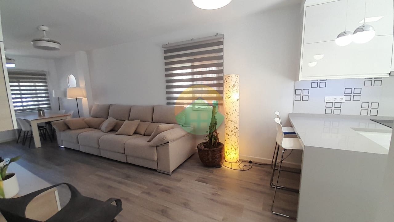 3 sovrum Radhus till salu i Alamillo med pool - 299 995 € (Ref: 9288389)