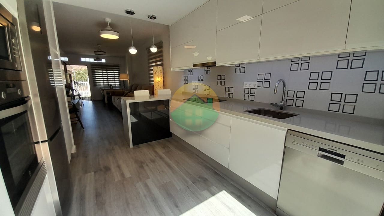 3 sovrum Radhus till salu i Alamillo med pool - 299 995 € (Ref: 9288389)