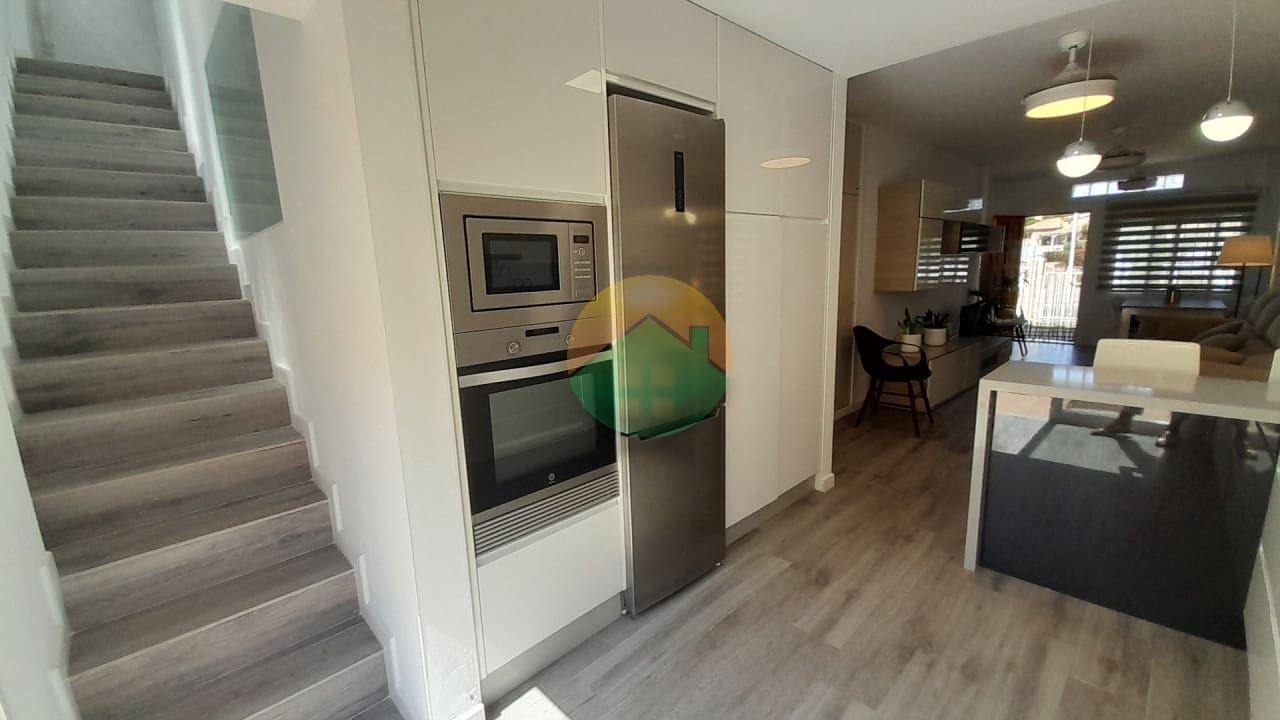 3 sovrum Radhus till salu i Alamillo med pool - 299 995 € (Ref: 9288389)