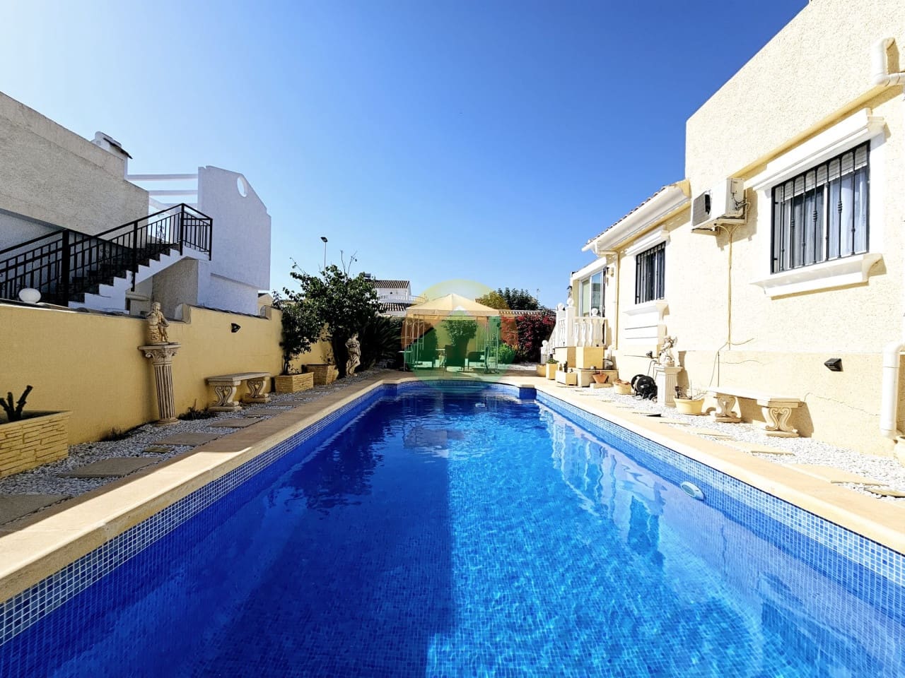 2 soveværelse Villa til salg i Camposol med swimmingpool - € 194.995 (Ref: 9309159)