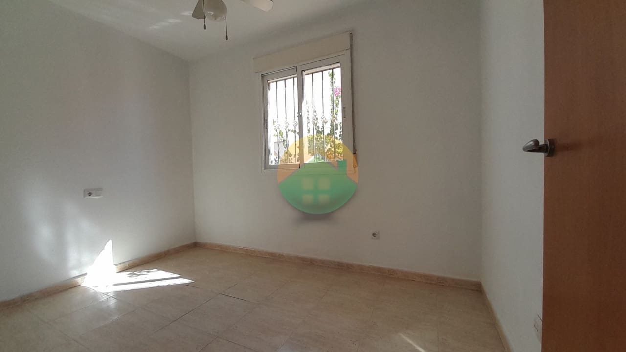 3 soveværelse Villa til salg i Camposol med swimmingpool - € 149.995 (Ref: 9331721)