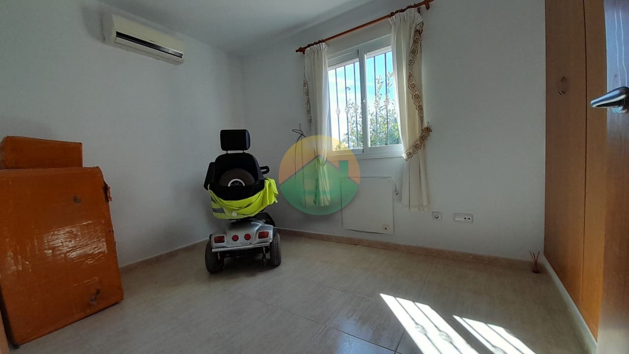 3 soveværelse Villa til salg i Camposol med swimmingpool - € 149.995 (Ref: 9331721)