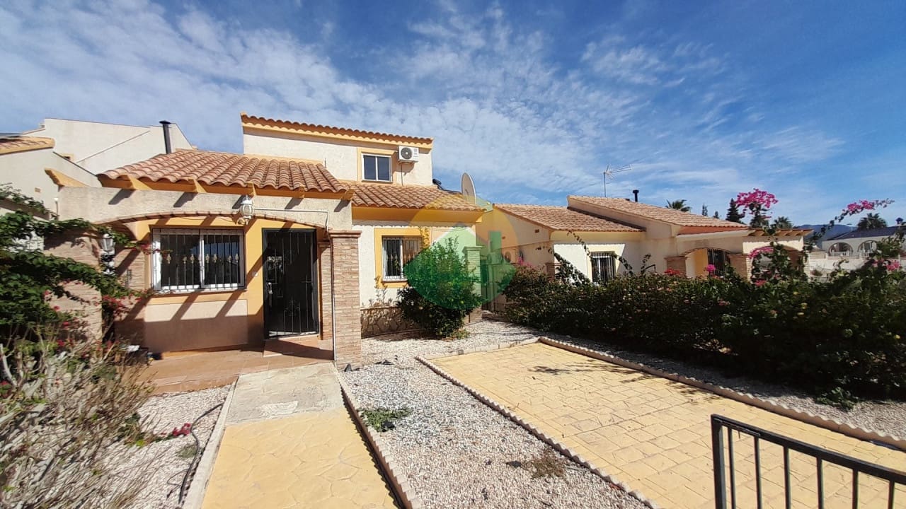 3 soveværelse Villa til salg i Camposol med swimmingpool - € 149.995 (Ref: 9331721)