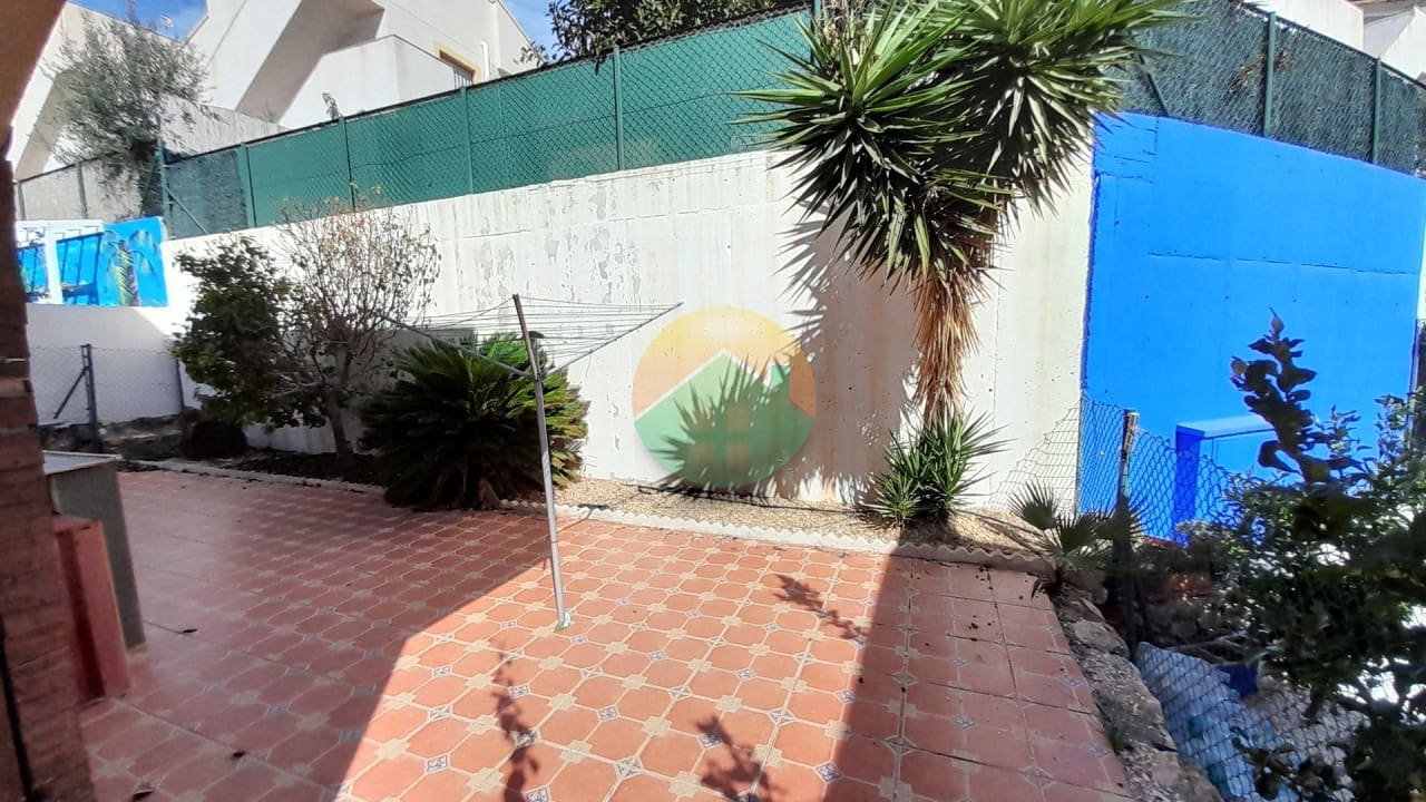 3 soveværelse Villa til salg i Camposol med swimmingpool - € 149.995 (Ref: 9331721)