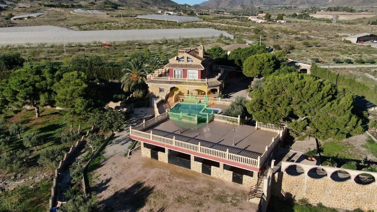4 soveværelse Finca/Landehus til salg i La Majada med swimmingpool garage - € 599.000 (Ref: 9388175)
