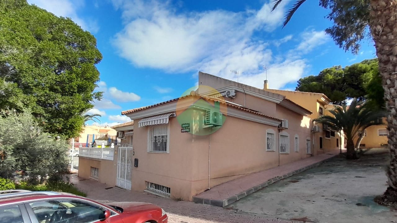 5 sovrum Radhus till salu i Puerto de Mazarron med garage - 359 900 € (Ref: 9402442)