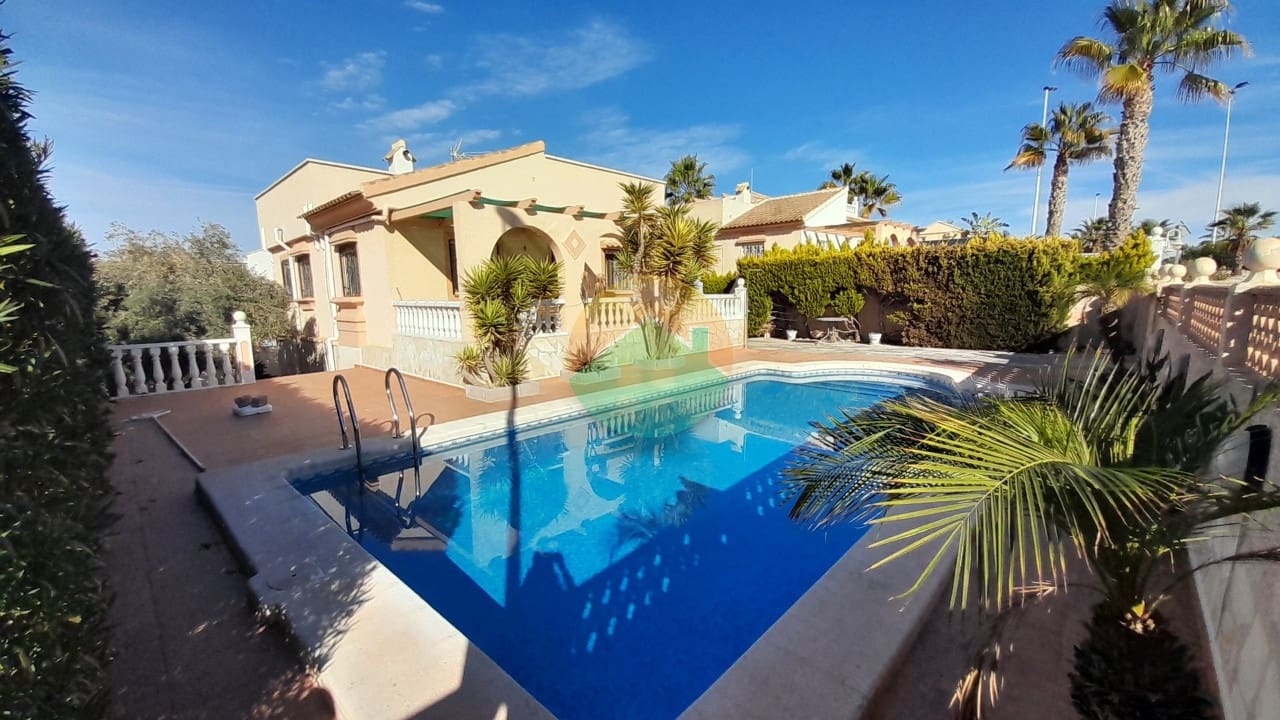 2 bedroom Villa for sale in Camposol with pool - € 189,995 (Ref: 9444879)