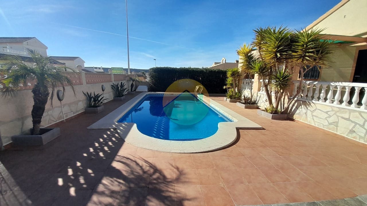 2 bedroom Villa for sale in Camposol with pool - € 189,995 (Ref: 9444879)