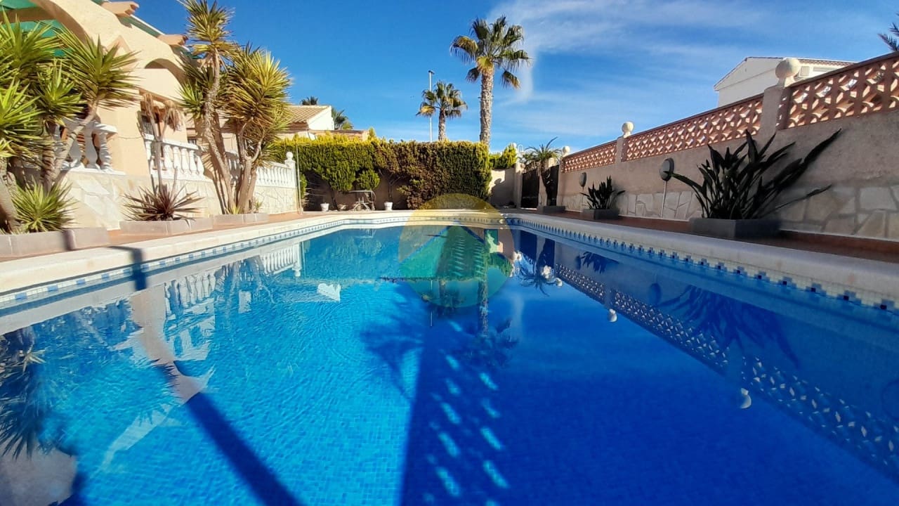 2 bedroom Villa for sale in Camposol with pool - € 189,995 (Ref: 9444879)