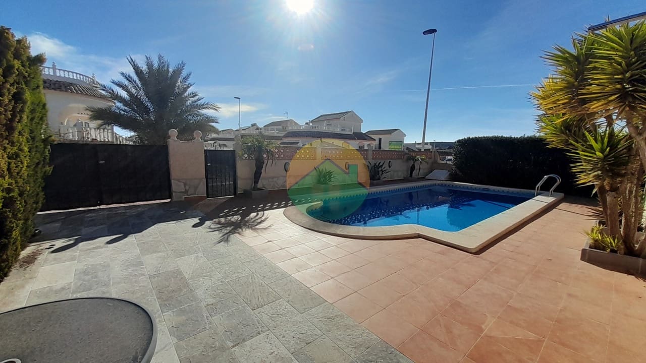 2 bedroom Villa for sale in Camposol with pool - € 189,995 (Ref: 9444879)