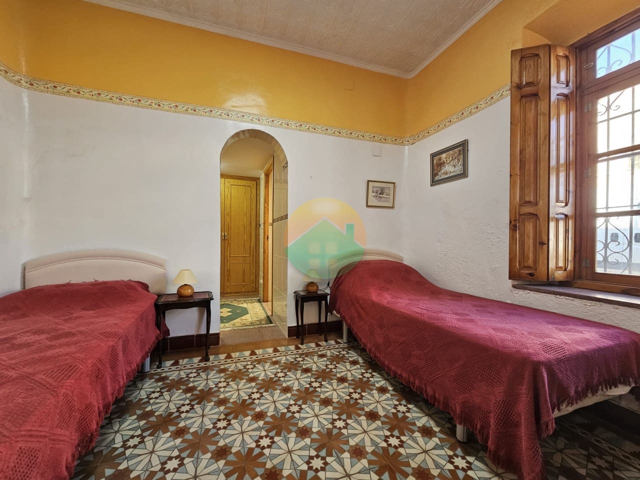 Chalet de 4 habitaciones en Los Almagros en venta con piscina garaje - 199.995 € (Ref: 9467618)