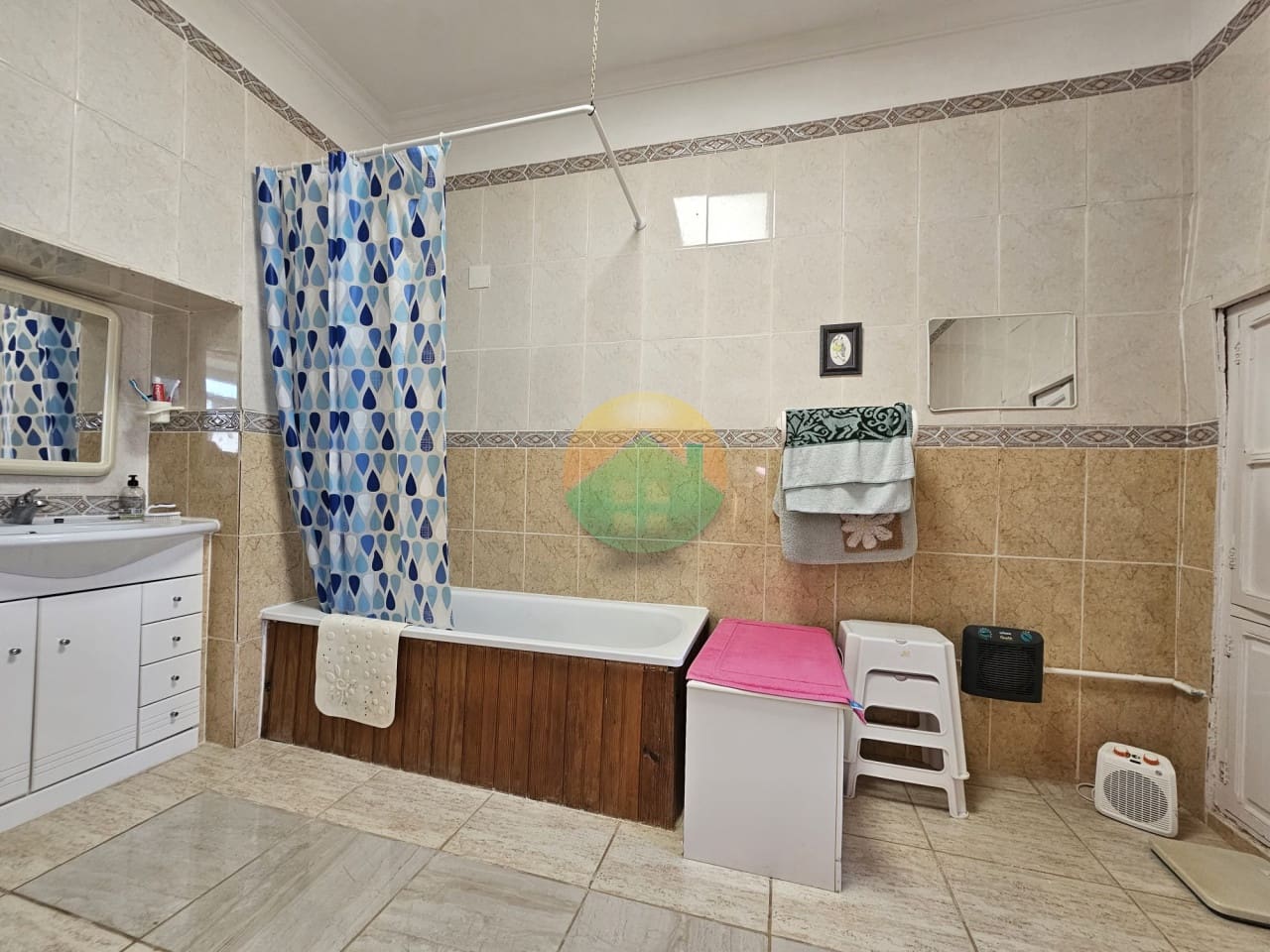 Chalet de 4 habitaciones en Los Almagros en venta con piscina garaje - 199.995 € (Ref: 9467618)