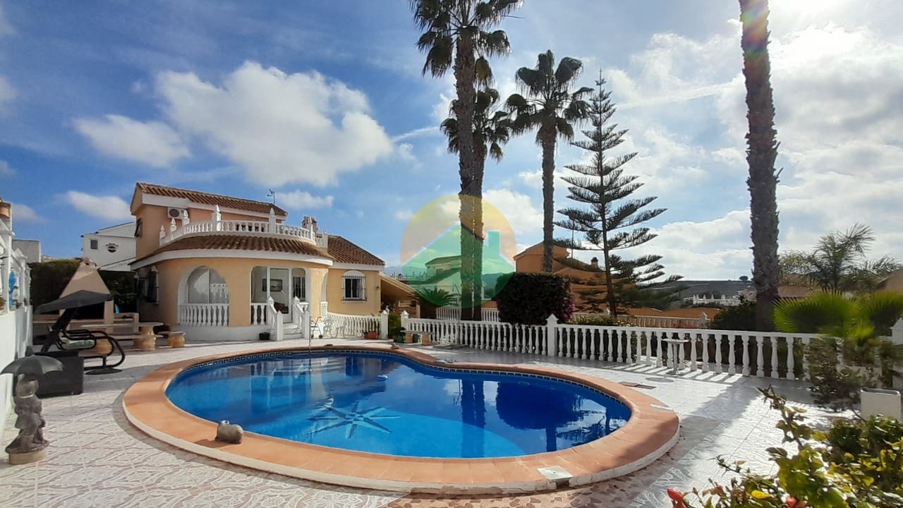 3 bedroom Villa for sale in Camposol with pool - € 295,000 (Ref: 9503367)