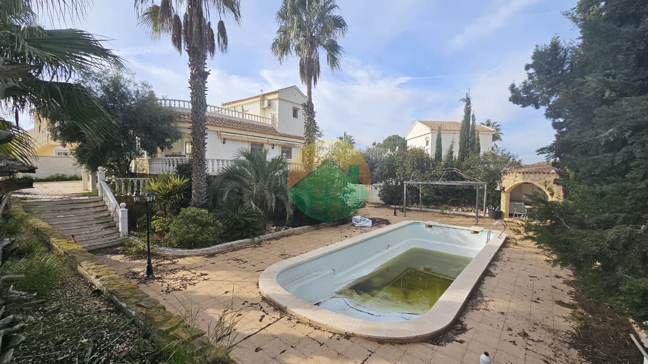 5 soverom Villa til salgs i Camposol med svømmebasseng garasje - € 249 500 (Ref: 9510032)