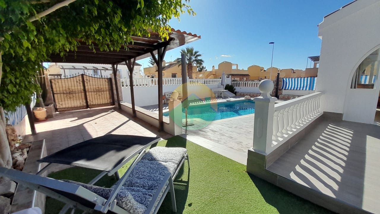 2 bedroom Villa for sale in Mazarron with pool - € 189,000 (Ref: 9528498)