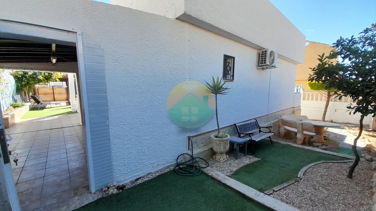 2 bedroom Villa for sale in Mazarron with pool - € 189,000 (Ref: 9528498)
