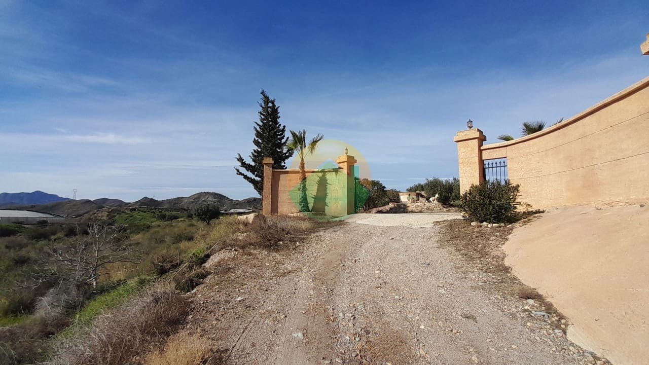 4 makuuhuone Huvila myytävänä paikassa Mazarron mukana uima-altaan 
autotalli - 365 000 € (Ref: 9546941)