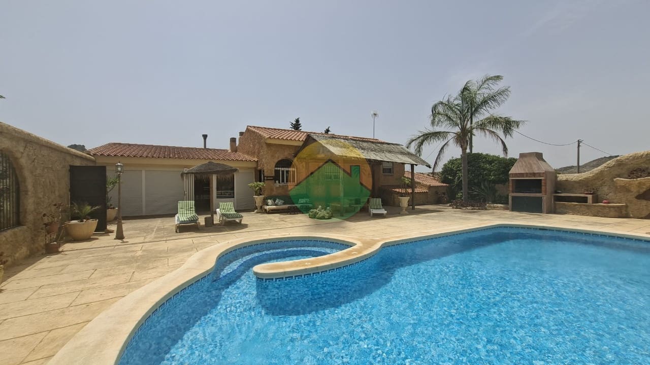 4 bedroom Villa for sale in Mazarron with pool garage - € 365,000 (Ref: 9546941)
