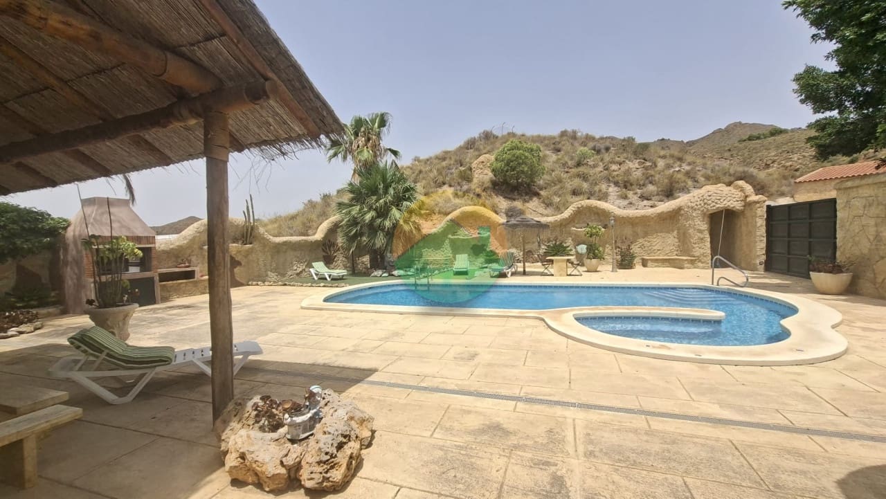 4 bedroom Villa for sale in Mazarron with pool garage - € 365,000 (Ref: 9546941)