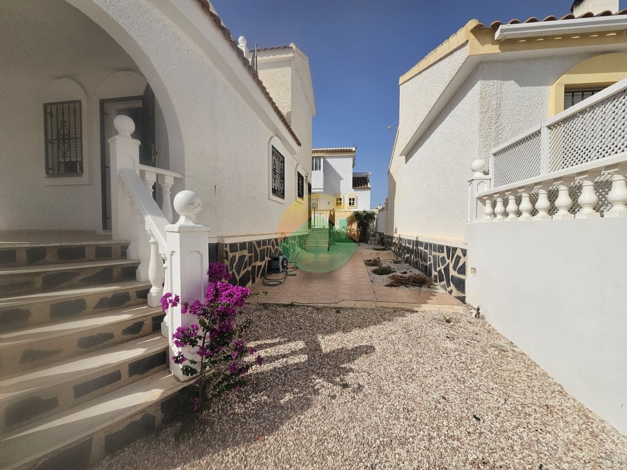 Chalet de 3 habitaciones en Camposol en venta con piscina - 170.000 € (Ref: 9548921)