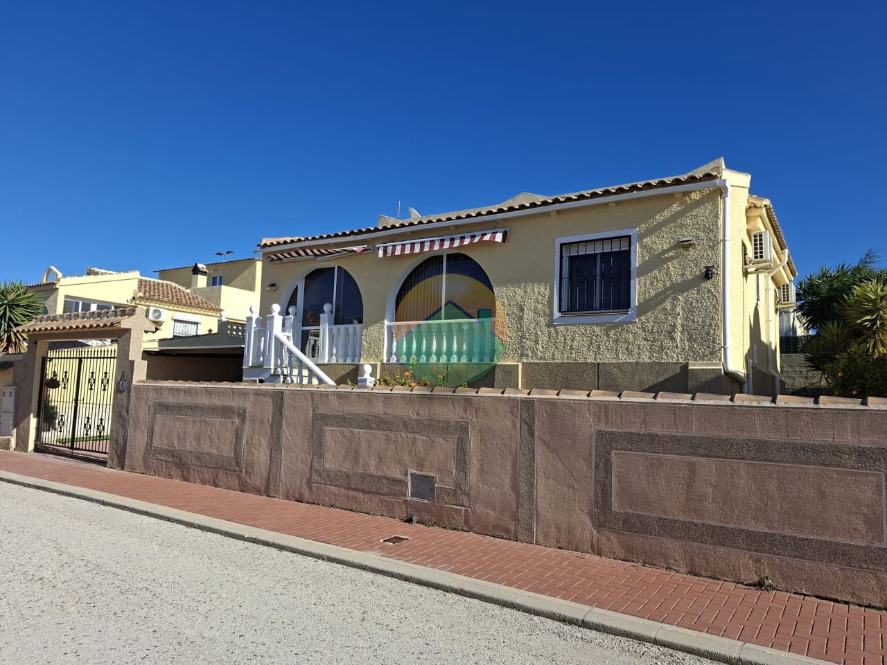 2 bedroom Villa for sale in Camposol with pool - € 179,995 (Ref: 9592058)