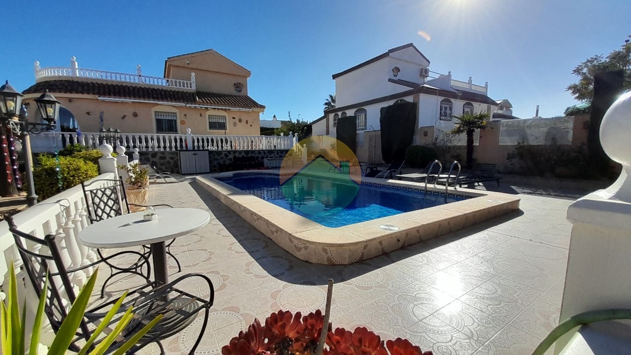 3 soveværelse Villa til salg i Camposol med swimmingpool - € 299.995 (Ref: 9596842)