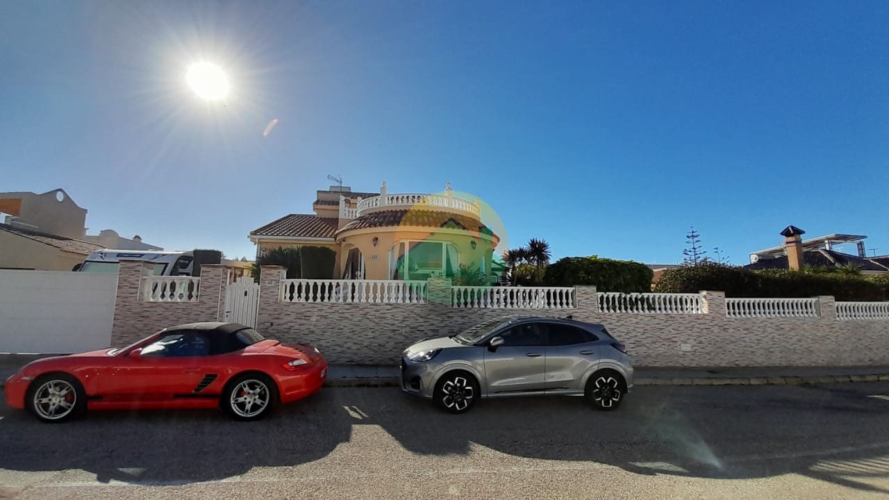 3 soveværelse Villa til salg i Camposol med swimmingpool - € 299.995 (Ref: 9596842)