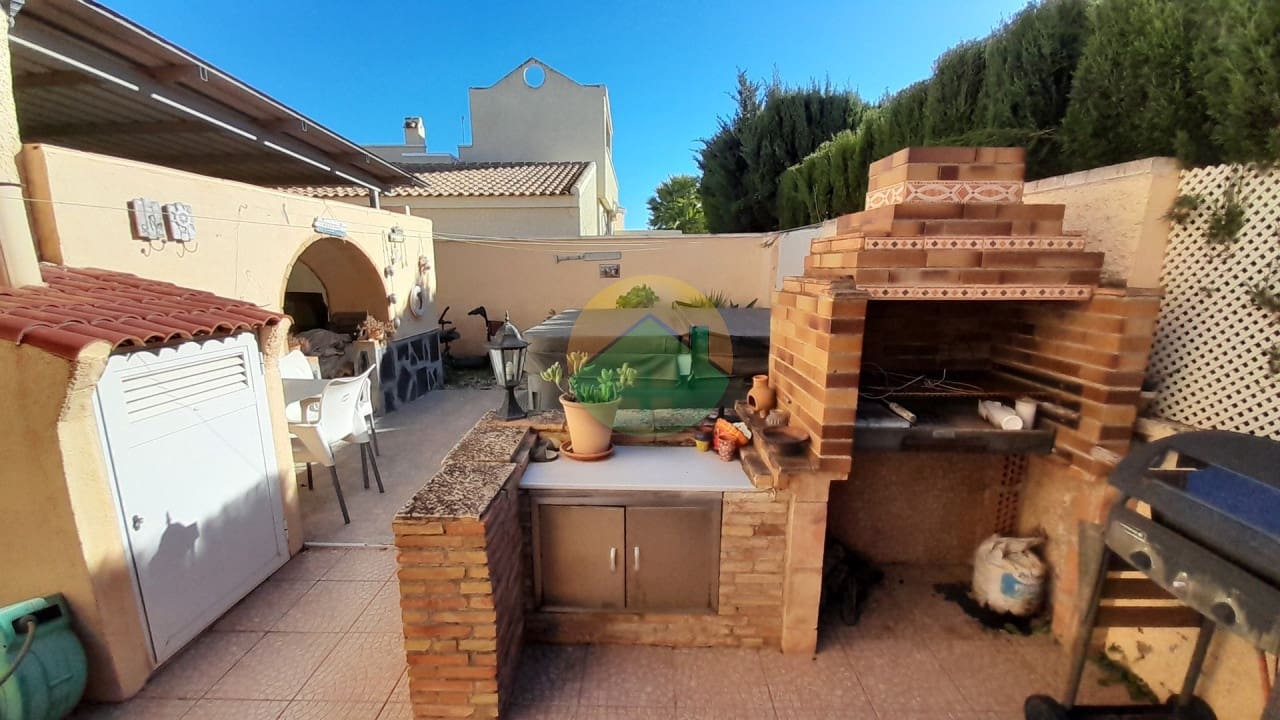 3 soveværelse Villa til salg i Camposol med swimmingpool - € 299.995 (Ref: 9596842)