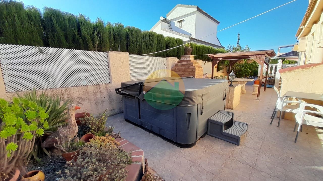 3 soveværelse Villa til salg i Camposol med swimmingpool - € 299.995 (Ref: 9596842)