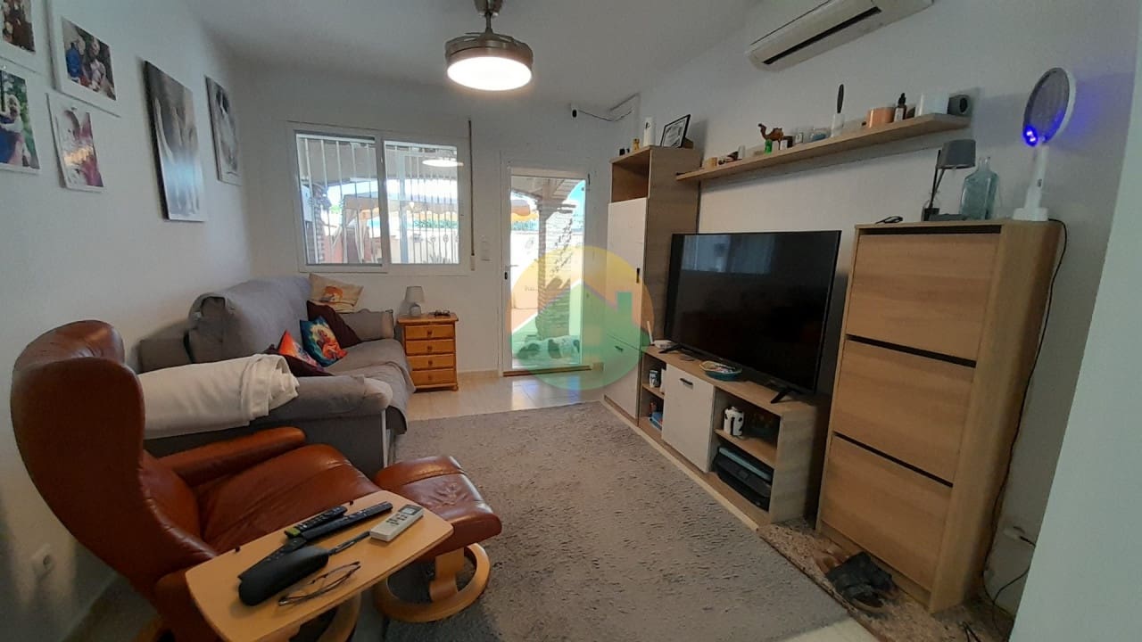 2 slaapkamer Halfvrijstaande villa te koop in Camposol met zwembad - € 149.995 (Ref: 9685555)