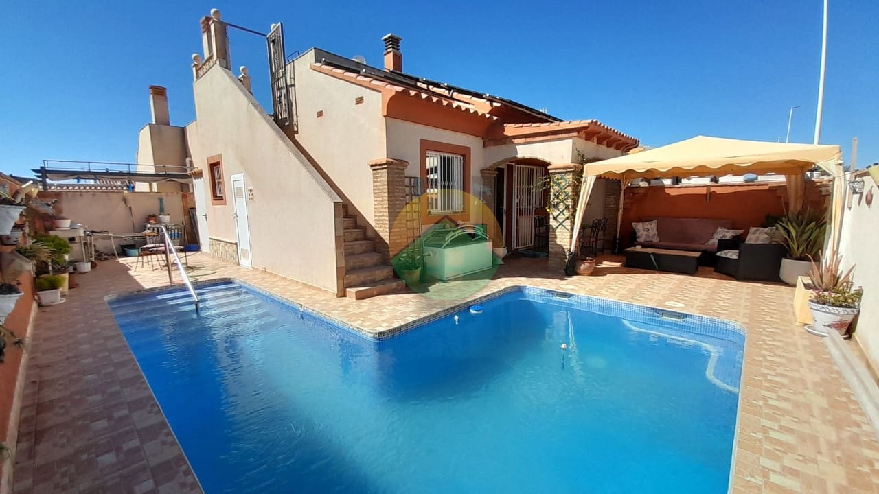 2 slaapkamer Halfvrijstaande villa te koop in Camposol met zwembad - € 149.995 (Ref: 9685555)