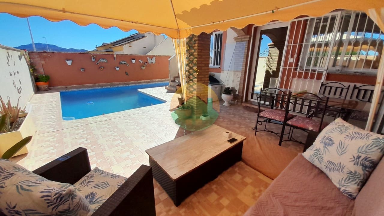 2 slaapkamer Halfvrijstaande villa te koop in Camposol met zwembad - € 149.995 (Ref: 9685555)