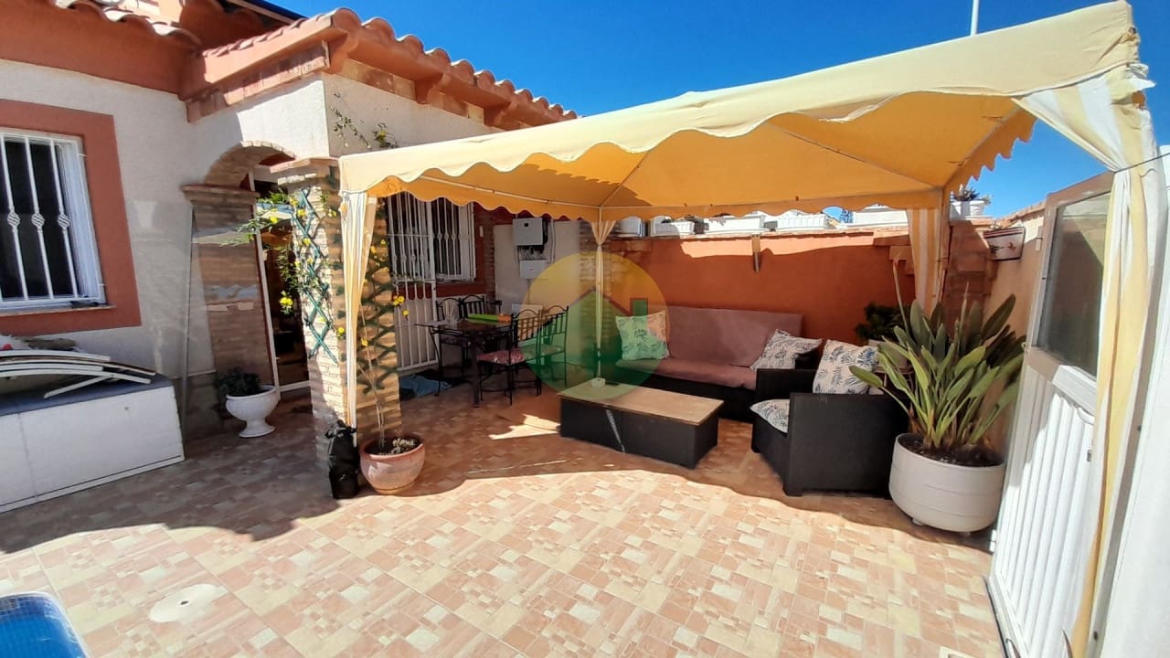 2 slaapkamer Halfvrijstaande villa te koop in Camposol met zwembad - € 149.995 (Ref: 9685555)