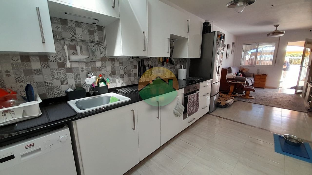 2 slaapkamer Halfvrijstaande villa te koop in Camposol met zwembad - € 149.995 (Ref: 9685555)