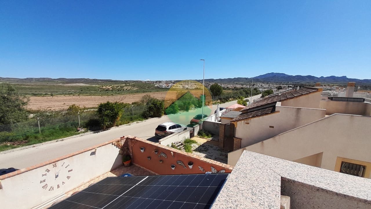 2 slaapkamer Halfvrijstaande villa te koop in Camposol met zwembad - € 149.995 (Ref: 9685555)