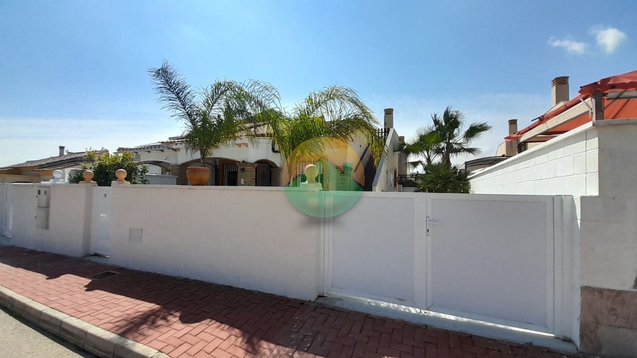 2 bedroom Semi-detached Villa for sale in Camposol with pool - € 134,995 (Ref: 9709048)