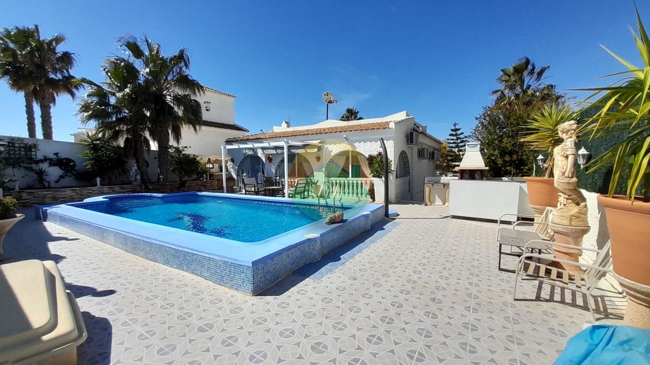 3 Zimmer Villa zu verkaufen in Camposol mit Pool - 199.500 € (Ref: 9733583)