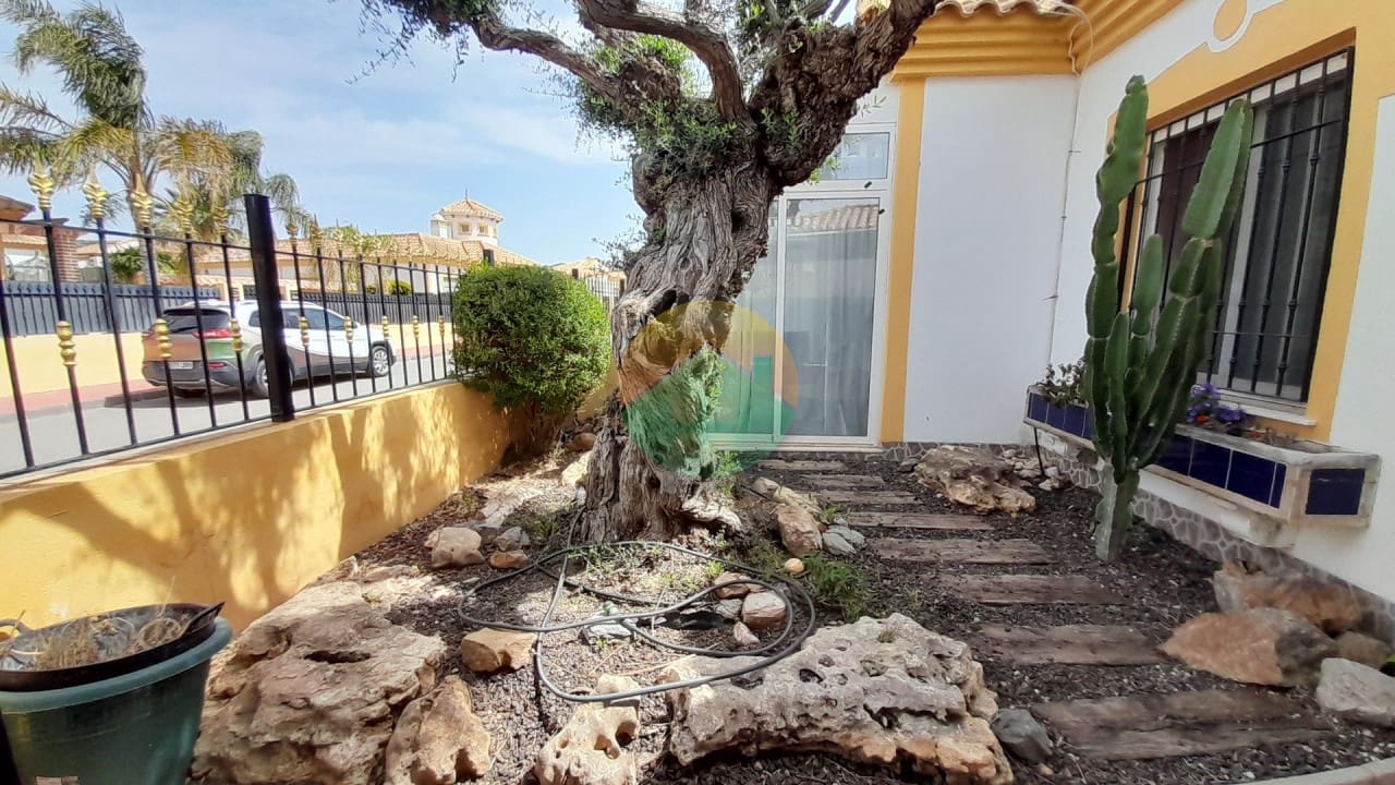 2 soverom Villa til salgs i Mazarron med svømmebasseng garasje - € 255 000 (Ref: 9759384)