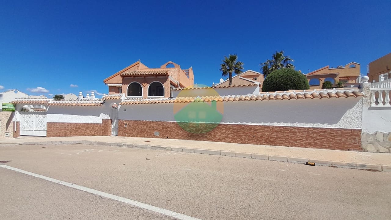 2 bedroom Villa for sale in Camposol with pool garage - € 245,995 (Ref: 9777082)